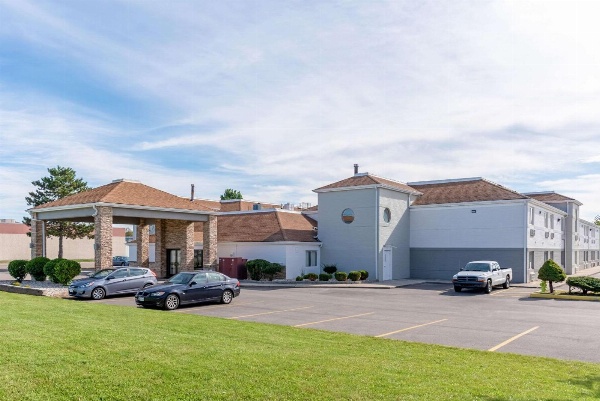 Quality Inn image 1