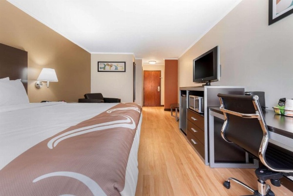 Quality Inn image 10