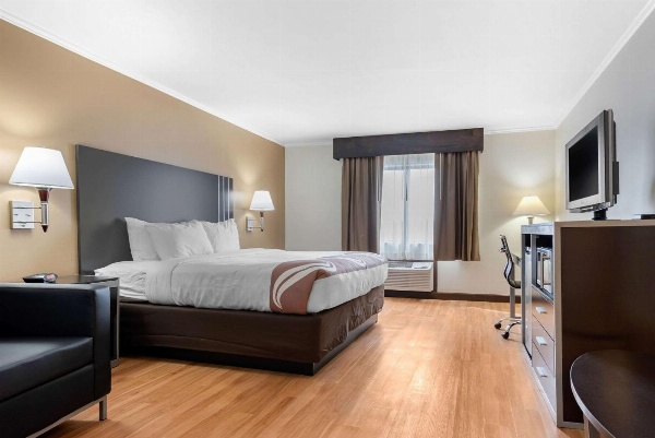 Quality Inn image 7